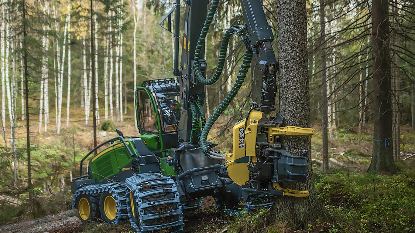 John Deere H424