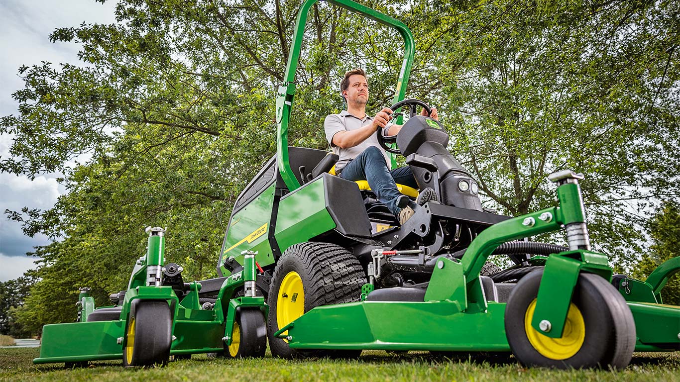 1600, Commercial Mowing, Series III, Wide-Area Mowers