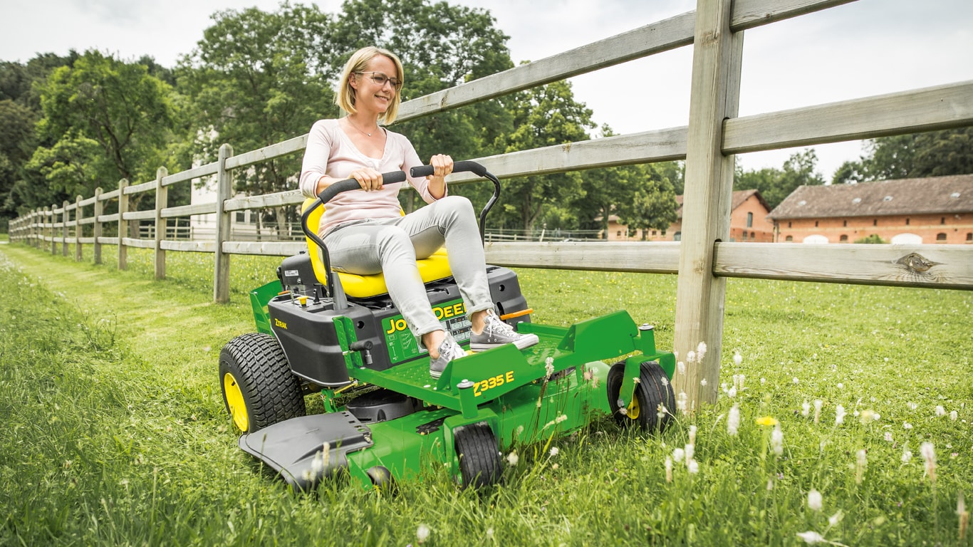 Haat snijder Aan Z335E | Ztrak Zero Turn-maaiers | John Deere BE